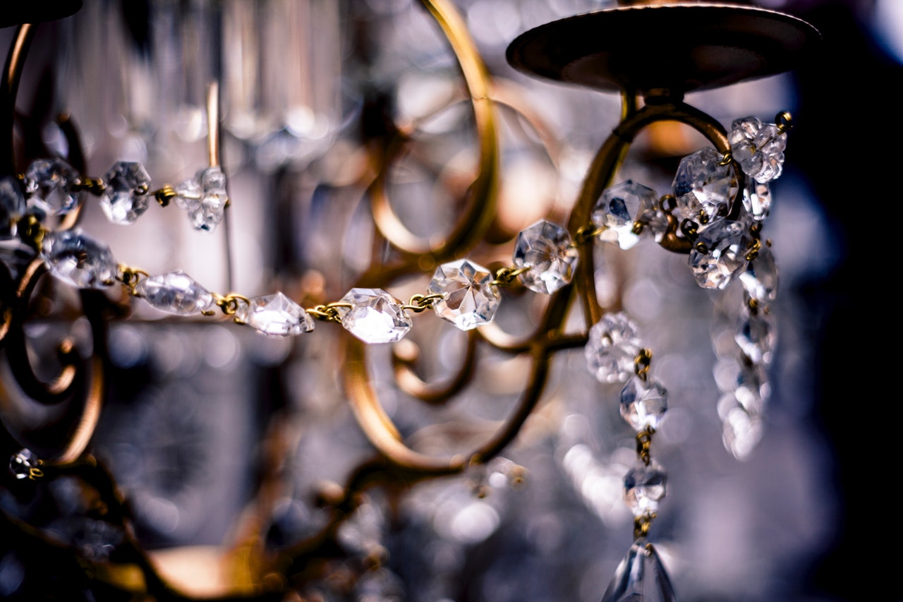 how to decorate a chandelier for a party

